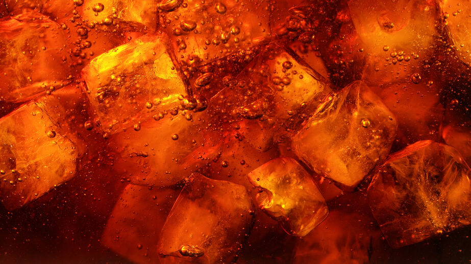 Coca-Cola-Liquid-923-by-519